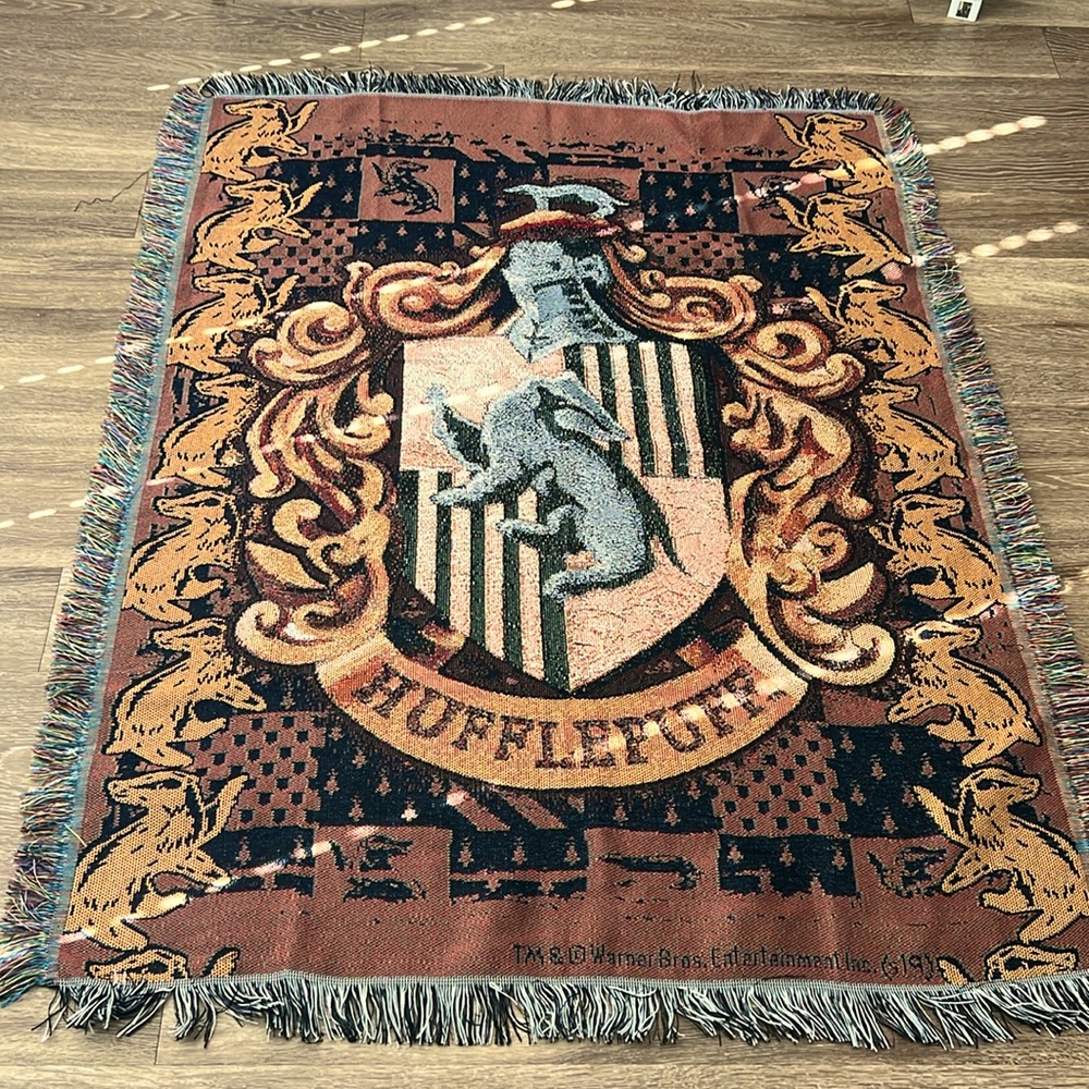 Hufflepuff Tapestry Throw Blanket | Harry Potter